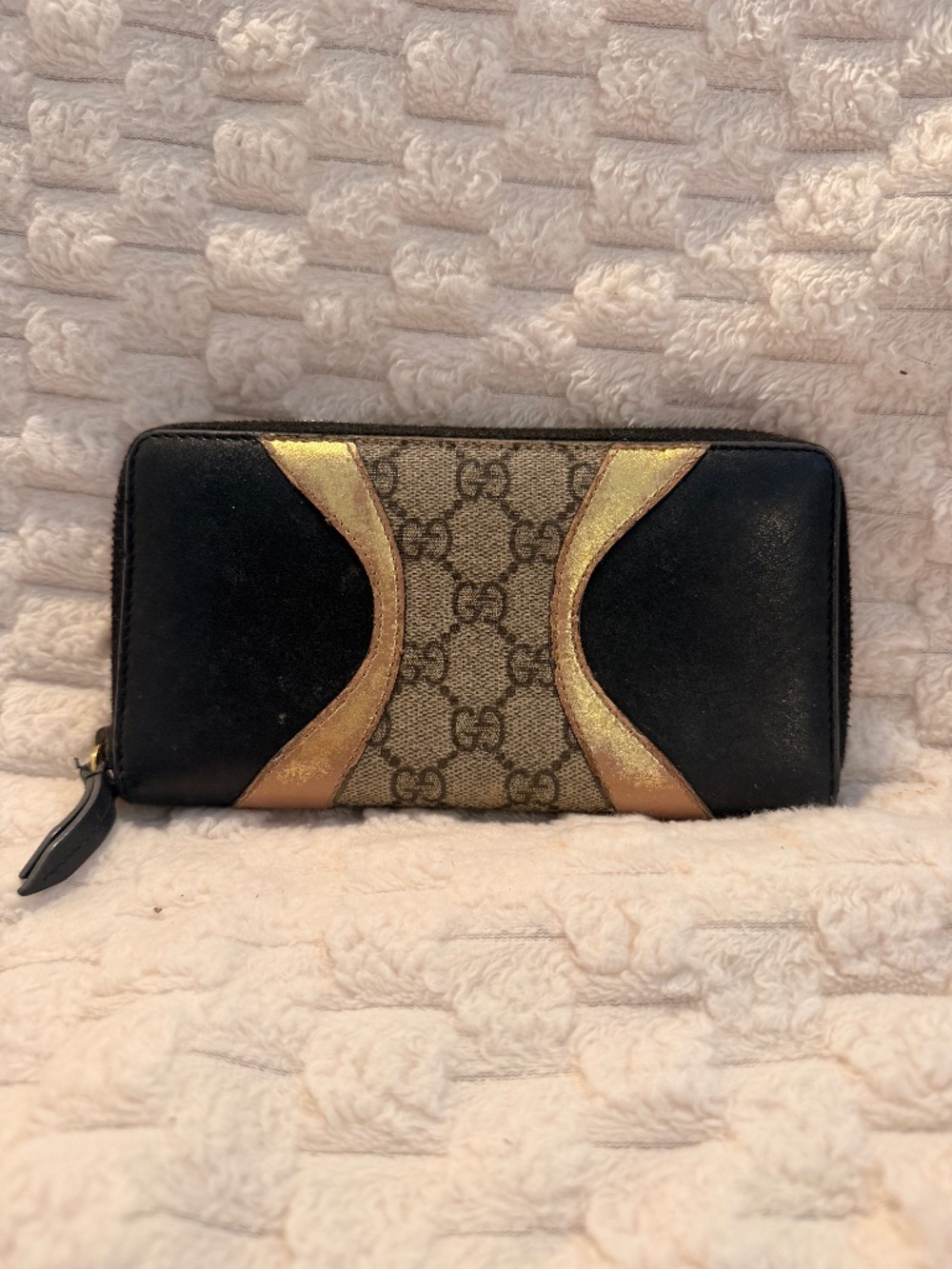 Authentic Gucci Osiride GG Supreme Zip Around Long Wallet Black Gold